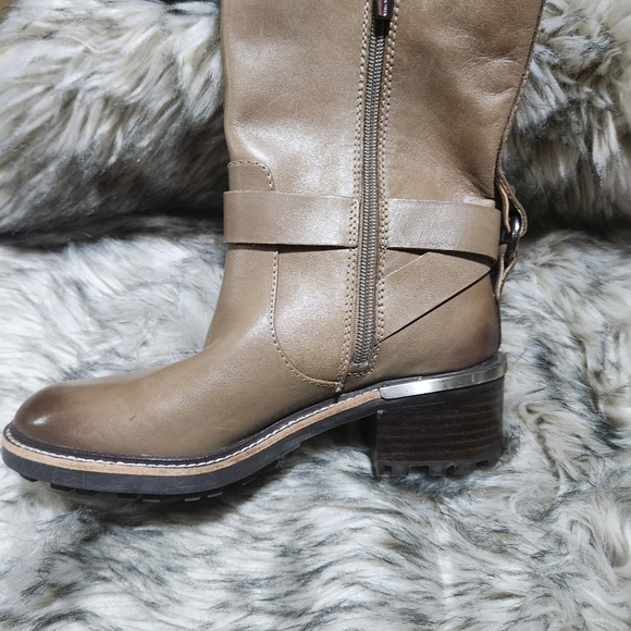 Vince Camuto New Taupe mild distressed Leather silver Accent Zip Boot Women 5.5 - Picture 5 of 9